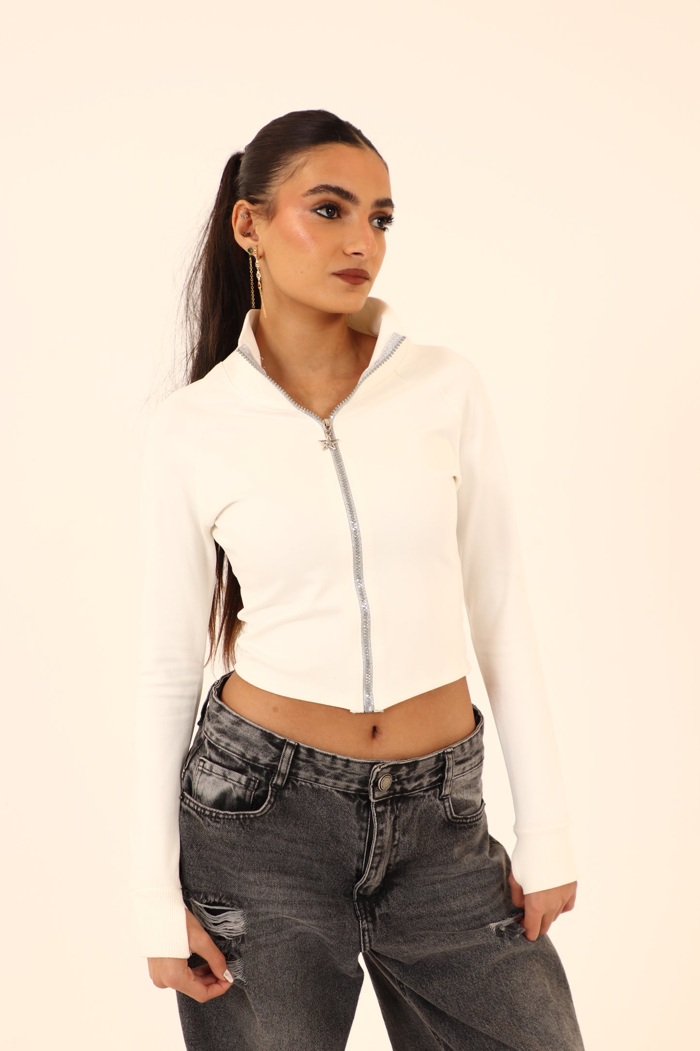 zipup top in white