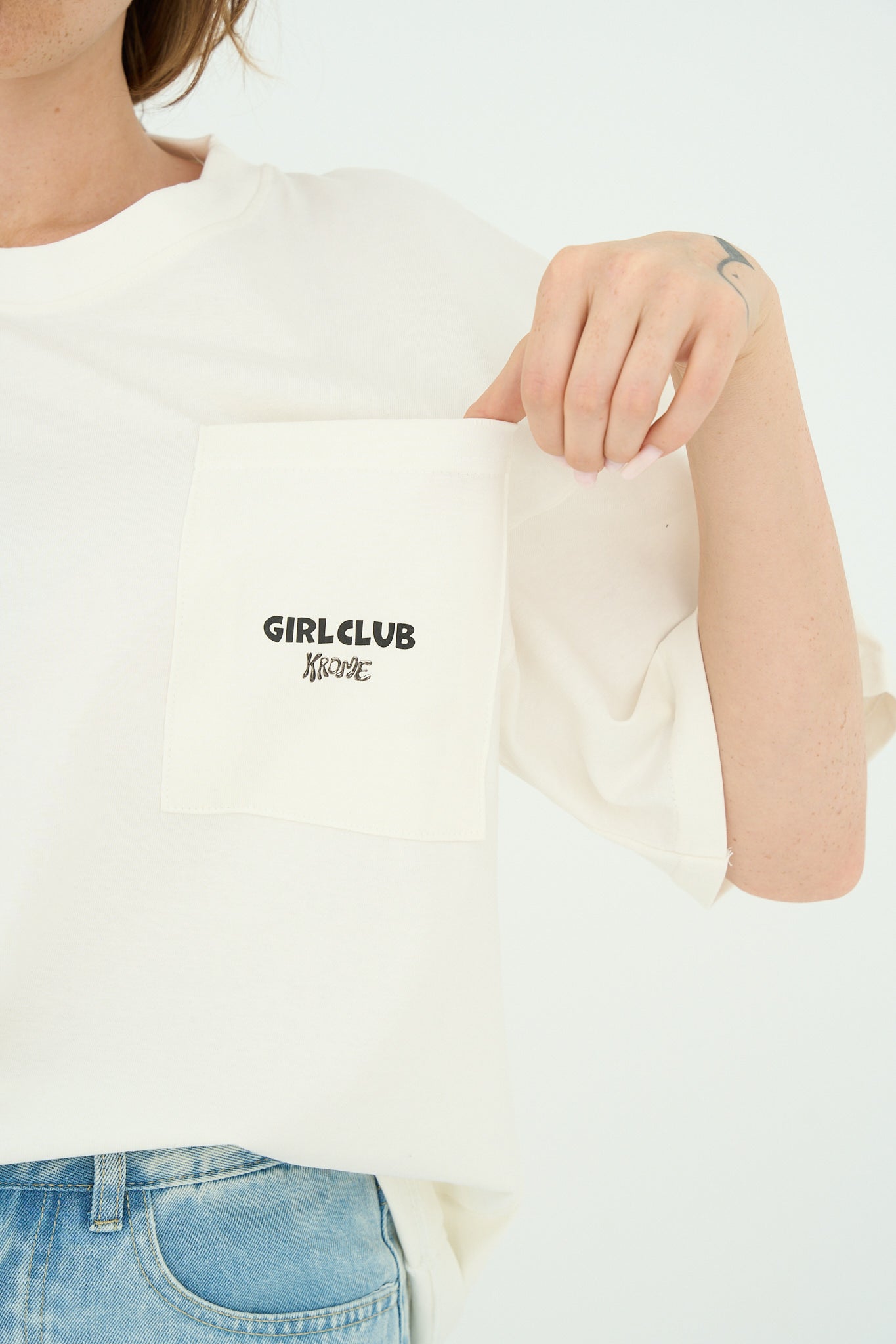 Girl club T-shirt