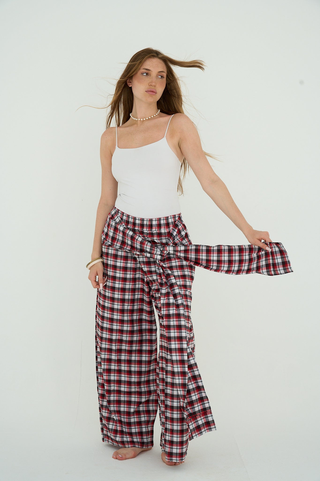 Plaid pants in red