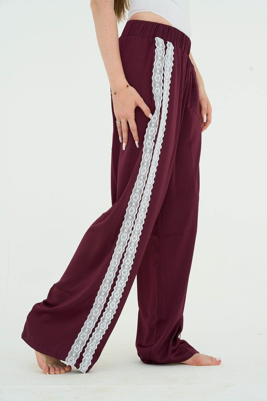 Satin Pants in burgundy