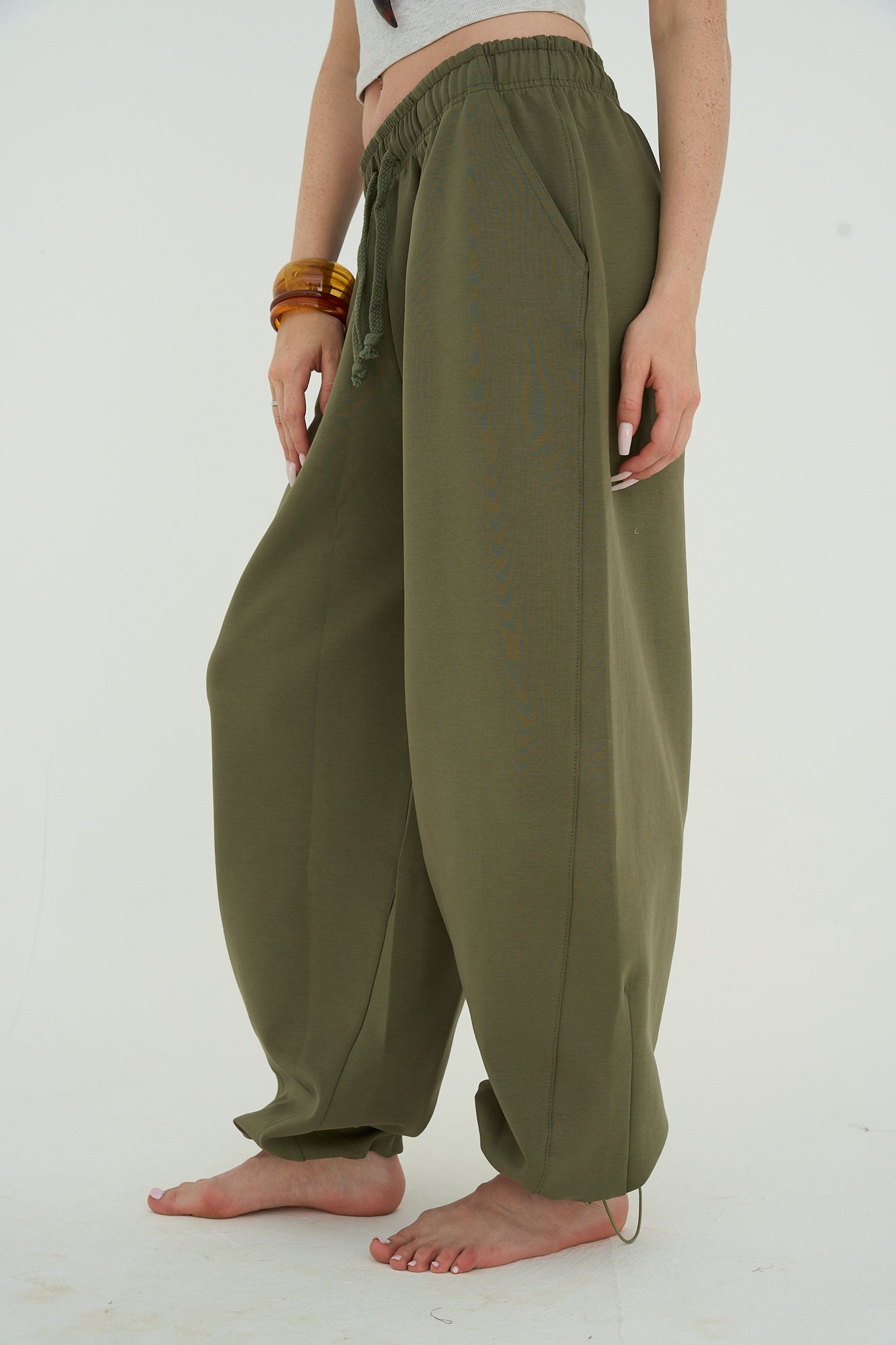 Green Balloon sweatpants