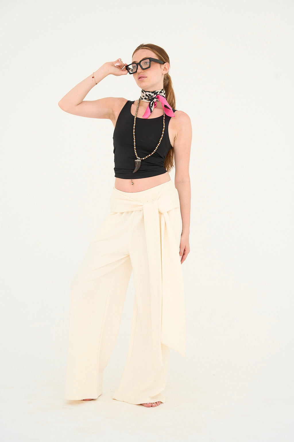 Tied pants in white