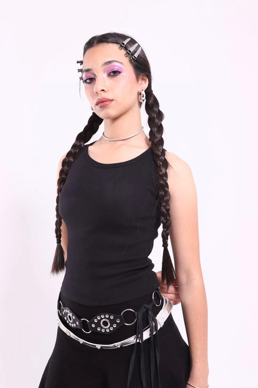 black tank top (plain)