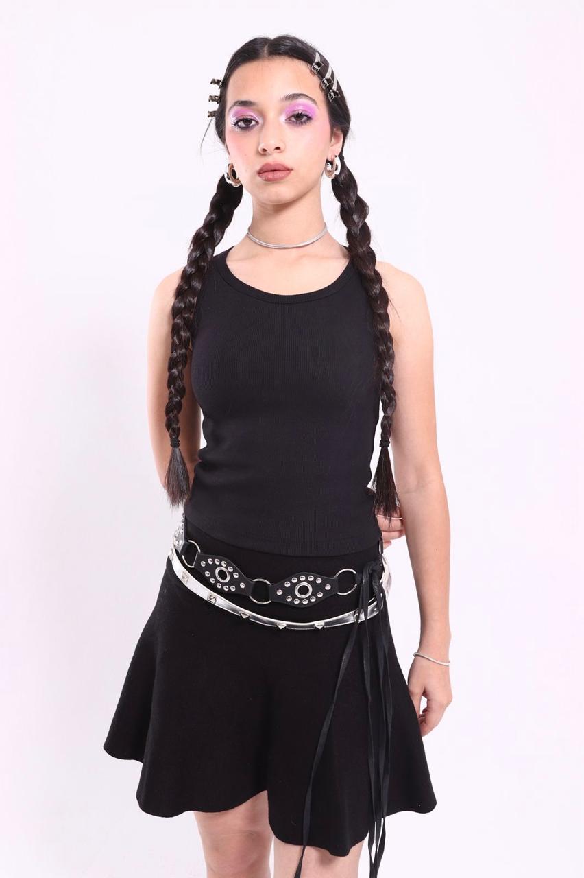 black tank top (plain)